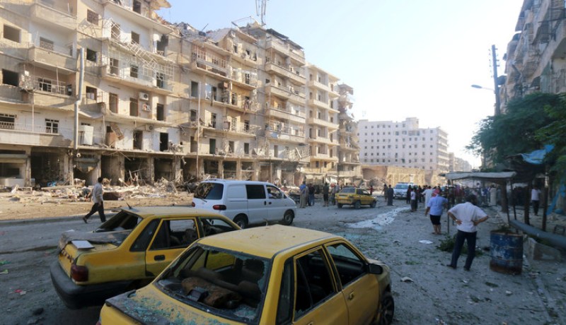 مقتل 30 مدنيا وإصابة 140 في قصف للمعارضة على حلب بسوريا
