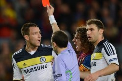 تيري يعتذر بعد حصوله على بطاقة حمراء