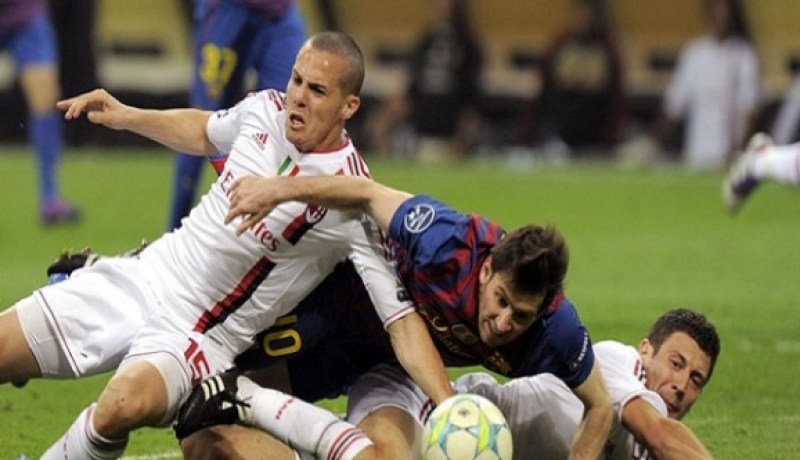 برشلونة يستحق ركلتي جزاء إحداهما ضد جمال مصباح