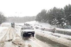 عدة طرقات مقطوعة أمام حركة المرور جراء التقلبات الجوية عبر مختلف ولايات الوطن