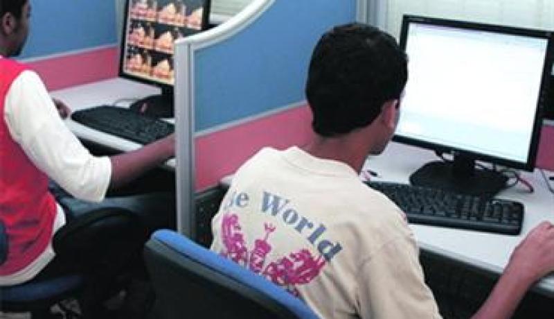 التلاميذ يلجؤون إلى مقاهي الإنترنت في ظل استفحال إضراب الأساتذة في البليدة