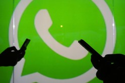 واتساب” يفرض رسوماً مالية على الشركات
