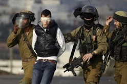 قوات الاحتلال الاسرائيلي تعتقل شابا فلسطينيا وتقتحم عدة مناطق في الضفة الغربية