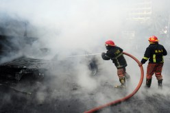 15 قتيلا و70 جريحا جراء اندلاع حريق بمصنع في بنغلادش