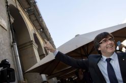 إبتسامة زعيم “كاتالونيا ” ..تُثير الجدل