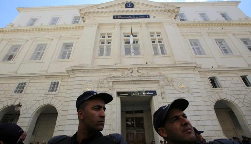 رفض الإفراج عن 4 موقوفين بسبب الراية الأمازيغية