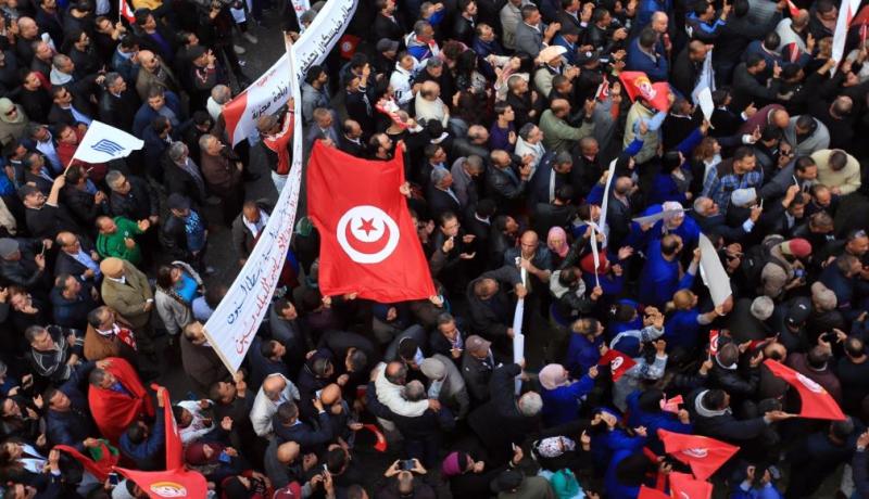 إضراب عام ومسيرات في تونس