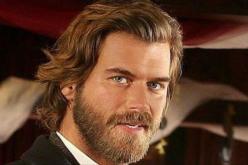 بالصور ..هكذا كان شكل الفنان مهند قبل الشهرة!