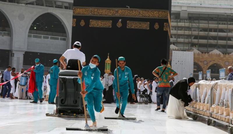 السعودية تقلص مدة خطبة وصلاة الجمعة بسبب كورونا