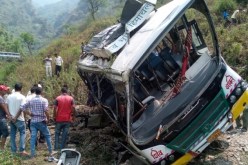 وفاة 4 أشخاص في حادث اصطدام حافلة بشاحنة بأفغانستان