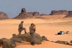 توقيف 7 مهربين وحجز شاحنة و17,5 طن من المواد الغذائية بالجنوب الجزائري