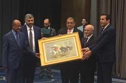 بالصور.. الغرفة الجزائرية للصناعة والتجارة تكرم بوتفليقة