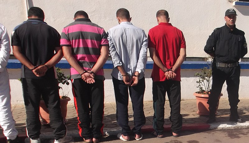 يختطفان جارتهما القاصر ويعتديان عليها جنسيا ثم يسلمانها لـ 15 شخصا آخر في وهران