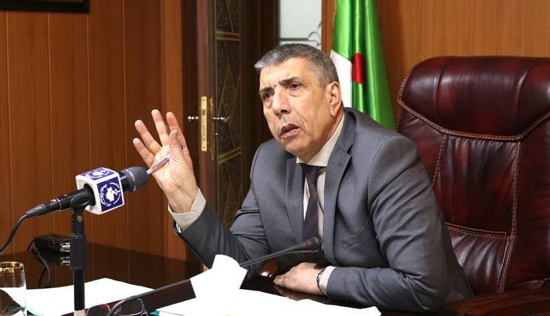 والي المدية يسدي تعليمات باستئناف نشاط حافلات النقل الحضري وسيارات الأجرة الفردية