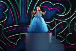 الطّفلة إيمان بيشة نجمة آراب غوت تالنت ونجوى كرم تهديها شيء لا يصدّق