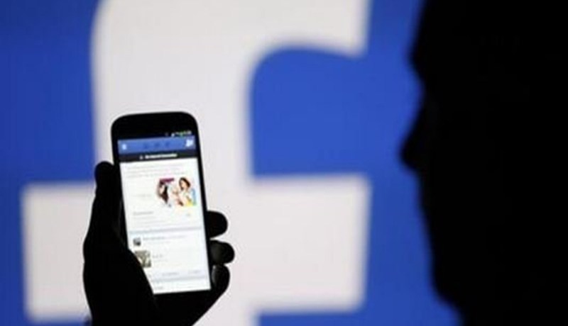 توقيف 3 شباب صوروا تلميذة في وضعيات خليعة ونشروها عبر «فايسبوك» في بسكرة