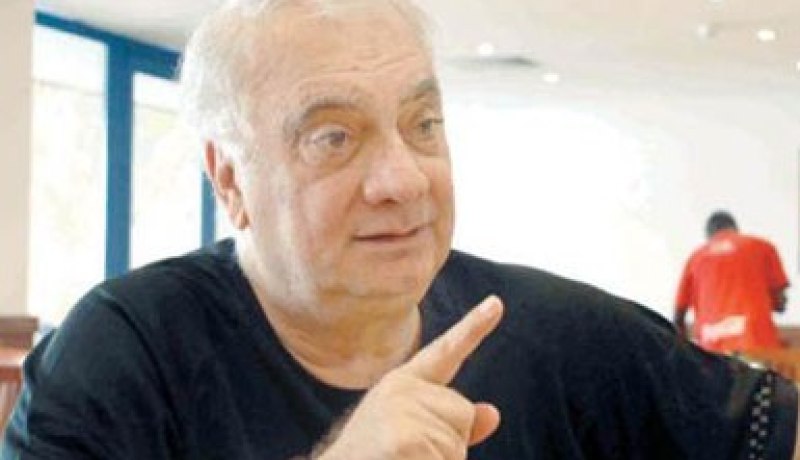 زاهر يستفز الجزائريين ويتوعد “محاربي الصحراء” بتكرار خماسية عهد الجوهري