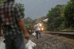 قطار يدهس مهاجرا بالقرب من الحدود الفرنسية الإيطالية