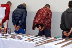 الإطاحة بعصابة أشرار و حجز كمية من الأسلحة المحظورة بحجوط