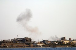 بالفيديو.. لحظة استهداف طائرة حربية ليبية في بنغازي