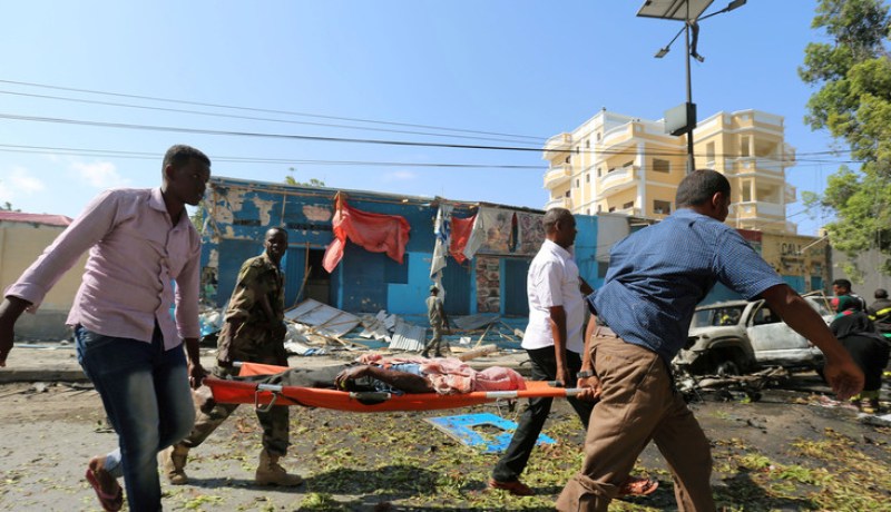 قتلى وجرحى في هجوم إرهابي إستهدف فندقا في مقديشو بالصومال