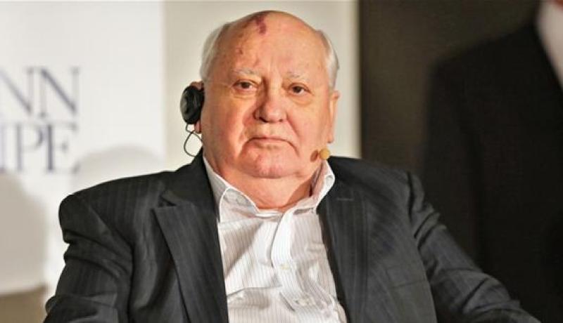 ميخائيل غورباتشوف يتبرع لمستشفى في لندن