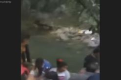 بالفيديو مقتل وجرح العشرات في حادث سقوط حافلة وسط نهر بالمكسيك