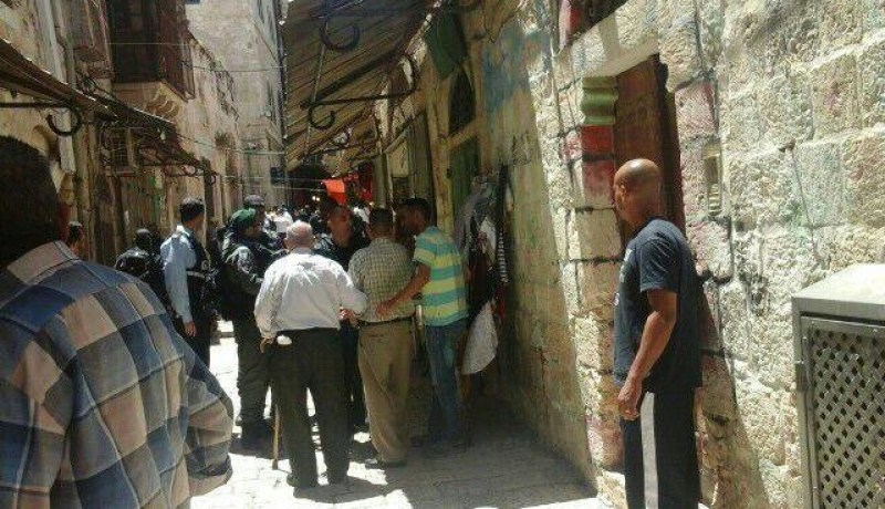 بالفيديو.. استشهاد فلسطيني بعد طعنه شرطيا في القدس