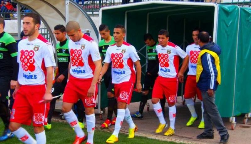 الإدارة تسوي أجرة شهرية لكل لاعب