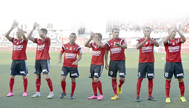 سوسطارة تحظى باستقبال الأبطال وحمدي يقر بضياع اللقب في بولوغين