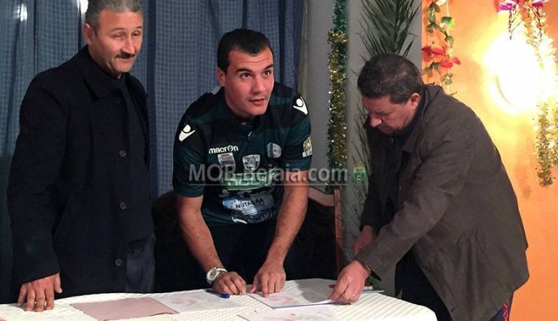 بالصور نسيم بوشمة يتعاقد مع مولودية بجاية لمدة 18 شهرا