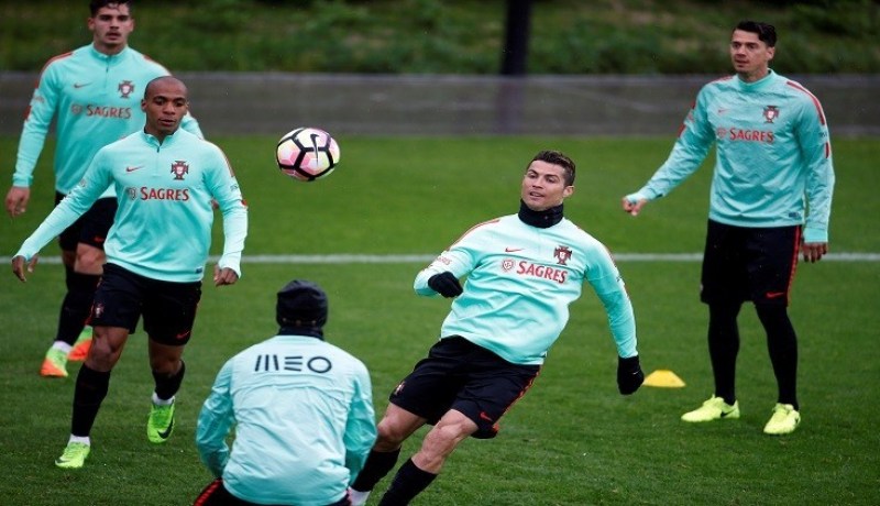 سانتوس يكشف عن القائمة الموسعة لمنتخب البرتغال