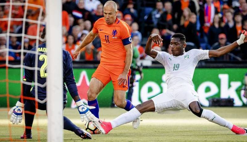 كرة القدم: هولندا تفوز على السويد 2-0 وتودّع مونديال روسيا