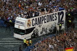 بالفيديو.. أبطال أوروبا يحتفلون بالفوز في شوارع مدريد