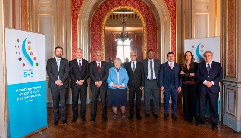 الأمين العام لوزارة الداخلية يعرض التجربة الجزائرية في التعايش وتهيئة الإقليم