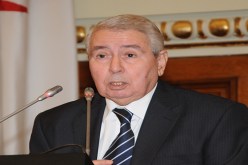 بن صالح يعود إلى الجزائر