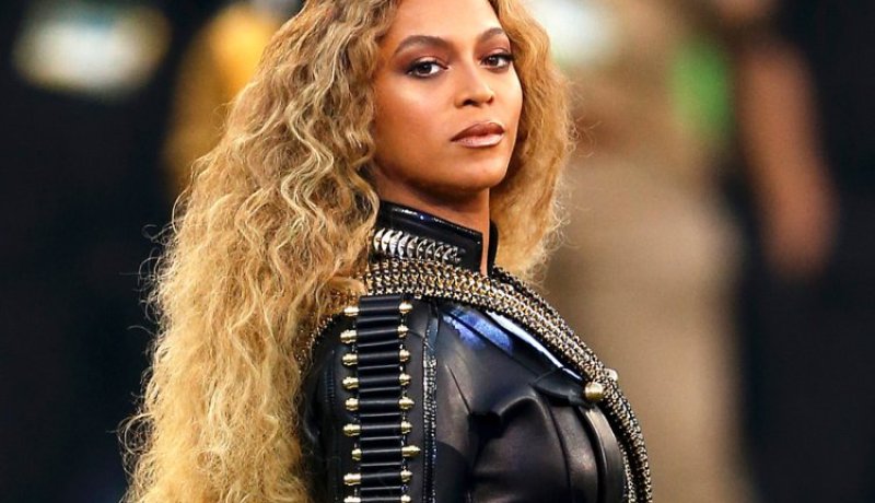 “بيونسيه” أعلى المغنيات أجرا