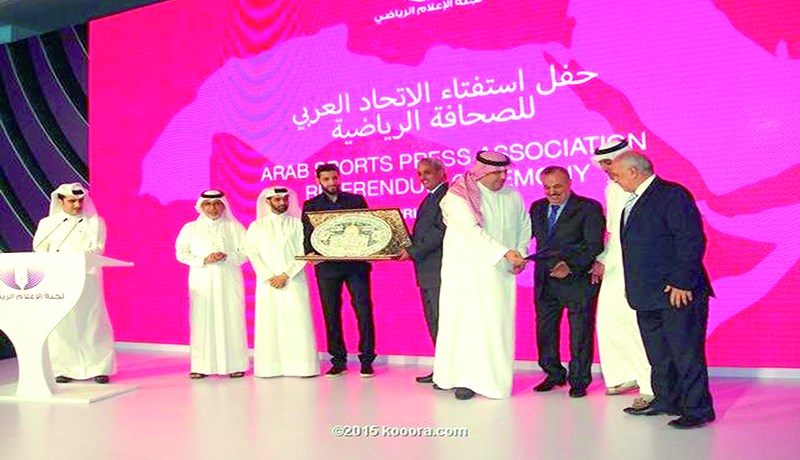 الخضر أفضل منتخب عربي لسنة 2014 وحليش يتسلّم الجــائزة في قطر