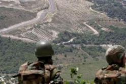 تعزيزات عسكرية قرب دمشق والناشطون يخشون هجوما