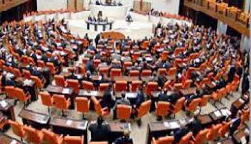 البرلمان التركي يقر قانونا مثيرا للجدل لرقابة الأنترنت