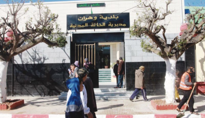 توقيف نادل بمقهى حاول حرق مقر الحالة المدنية بوهران