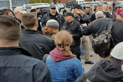 نازيون مناهضون للاجئين يحتجون في ولاية تنيسي الأمريكية