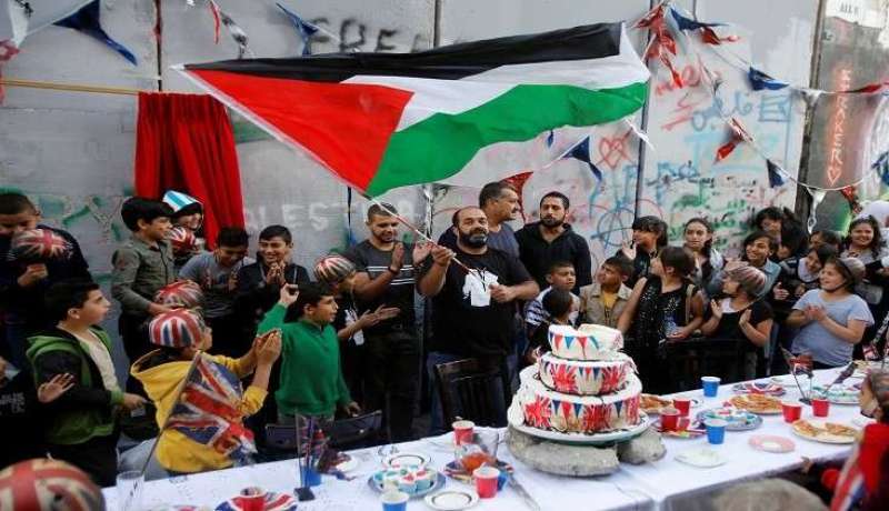 فنان “بريطاني” ينظم حفل اعتذار في ذكرى “وعد بلفور”