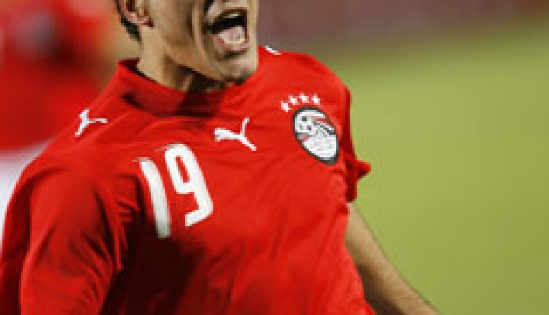 عمرو زكي: سنهزم الجزائر حتى لو لعب أمامهم أي 11 مصريا من الشارع
