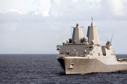 البحرية الأمريكية تطلق طلقات تحذيرية على سفن إيرانية في مضيق هرمز