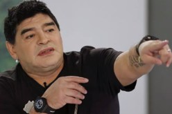 صور لمارادونا بعد تحوله إلى مامادونا