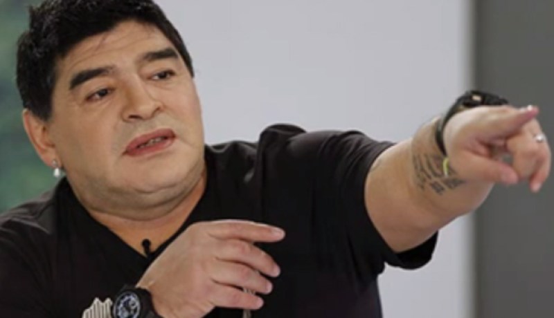 صور لمارادونا بعد تحوله إلى مامادونا