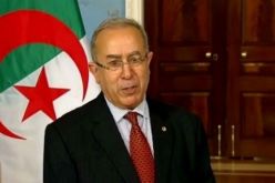 لعمامرة بأبو ظبي للمشاركة في منتدى سير بن ياس الدولي