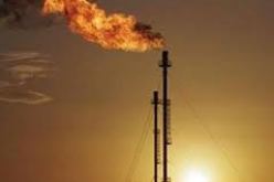 4 أحزاب سياسية معارضة يدعون إلى التخلي عن التبعية للمحروقات