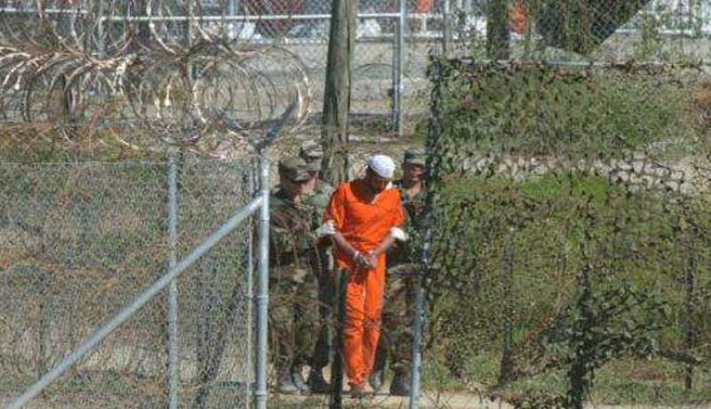 وصول 10 معتقلين مفرج عنهم من غوانتانامو إلى سلطنة عمان